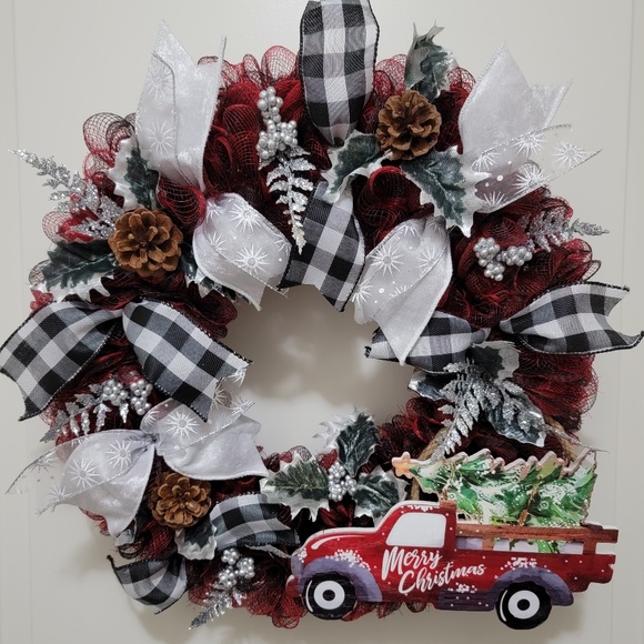 Merry Christmas Red and Black Plaid Deco Mesh Wreath - Picture 1 of 5